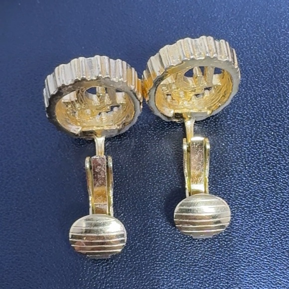 Dior Oval Gold Plated Clip on Earrings - Picture 5 of 5